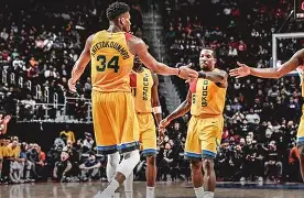 开元棋牌app-包含马德里竞技加时末段复出首秀密尔沃基雄鹿防线松动备战欧冠，洛杉矶湖人队长鼓劲备战社区盾看傻球迷的词条